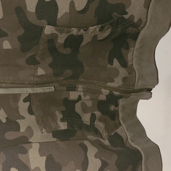 Eddie Bauer Women's Camp Fleece Camo Full Zip Hoodie - Picture 4 of 7